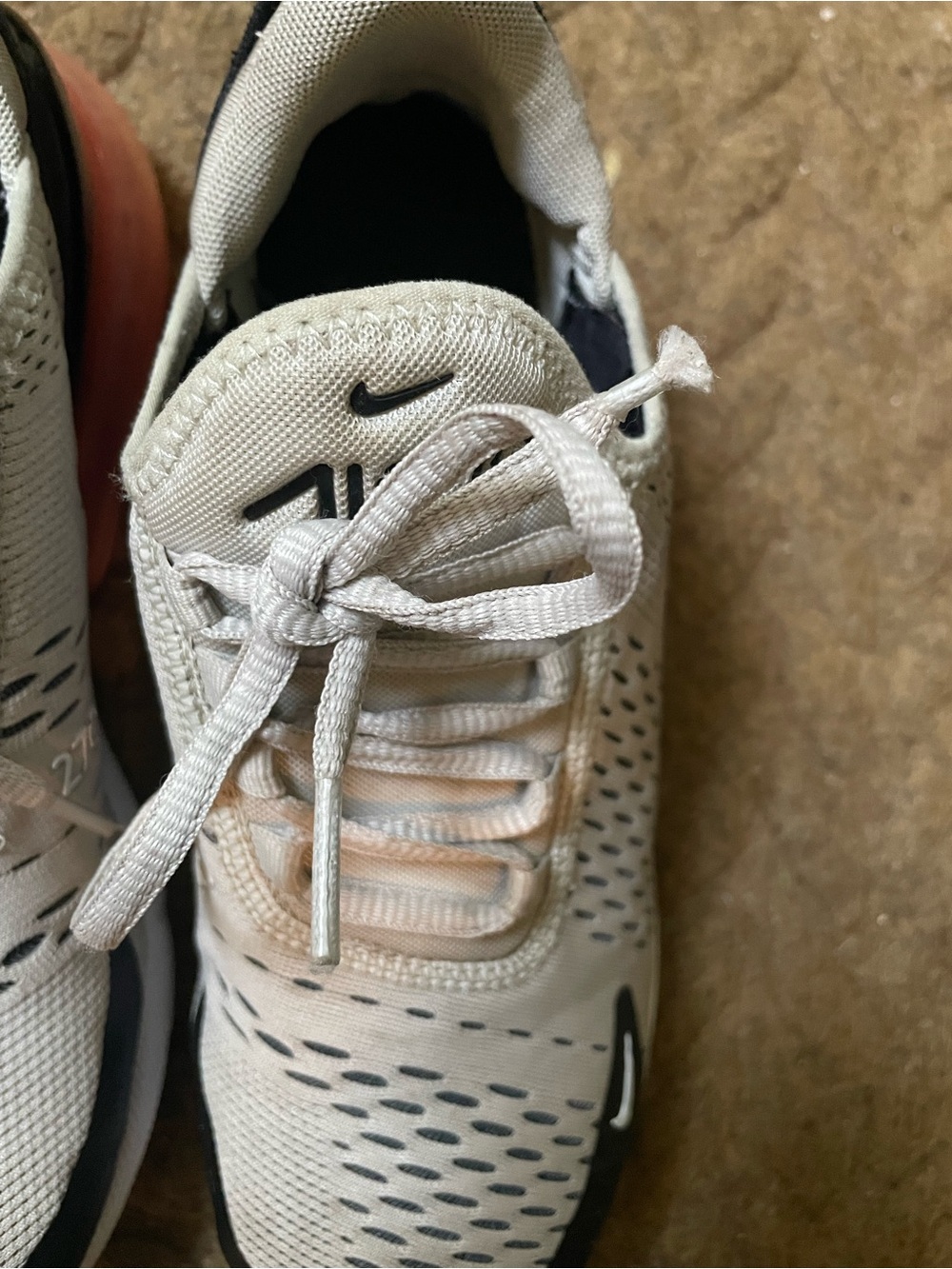 Nike Air Max 270 Sneakers in Light Bone Hot Punch - Picture 4 of 9